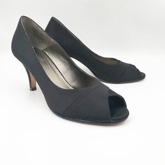KENNETH COLE Reaction I'm Rich Black Peep Toe Stiletto High Heels Womens 8.5 - Picture 1 of 11
